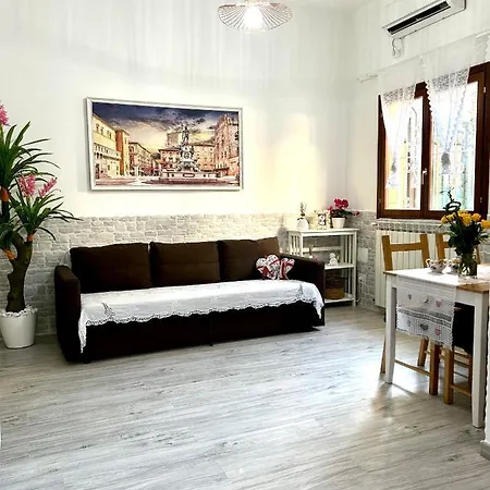 La Casetta - Casa Indipendente Con Parcheggio Privato Lejlighed